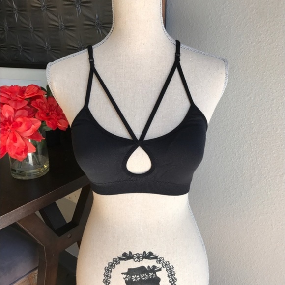 HOST PICK ✨LAST 1 Black Bralette Adjustable strap - Picture 4 of 8